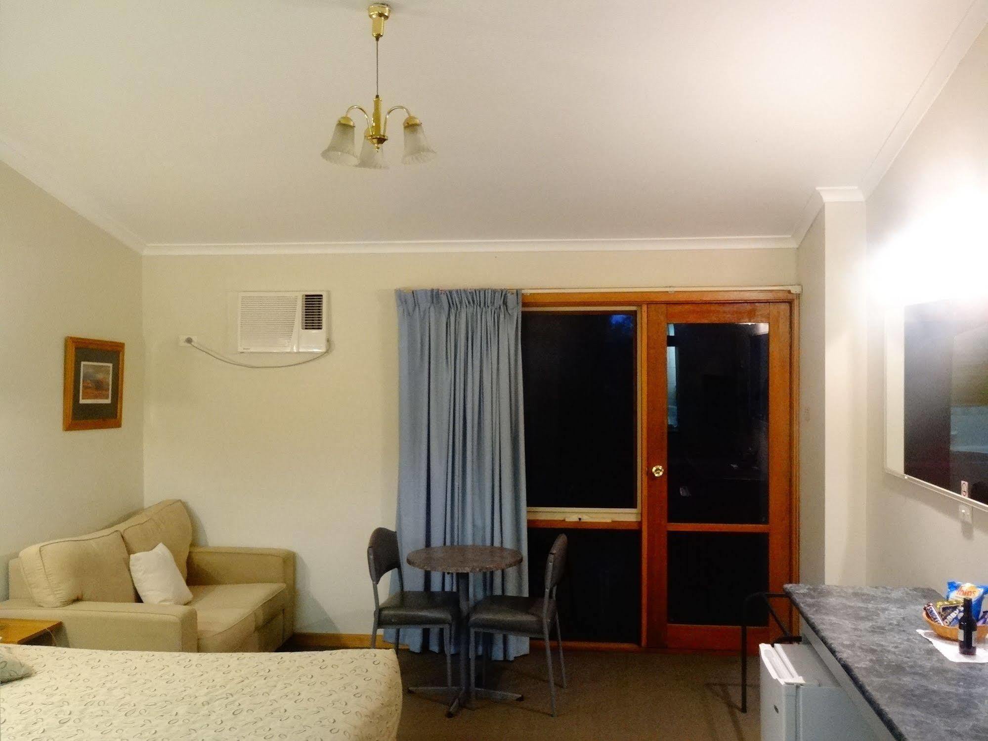 Coal Creek Motel Korumburra Екстериор снимка